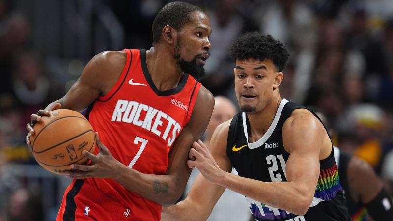 登国际舞台，泰州队“苏超”冠军奖杯亮相中国国际进口博览会（泰州队携“苏超”冠军奖杯亮相中国国际进口博览会，登上国际舞台）