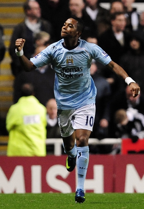 记者：申花本周二结束假期，重新集结备战今年的亚冠收官战（记者：申花周二收假归队，再度集结冲刺今年亚冠收官战）