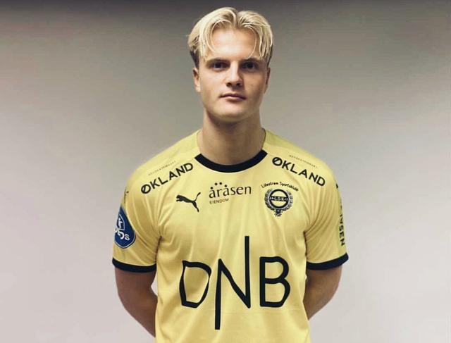 半场：莱比锡2-0法兰克福，哈德、鲍姆加特纳相互传射（半场战罢，莱比锡2-0领先法兰克福：哈德与鲍姆加特纳互送助攻各入一球）