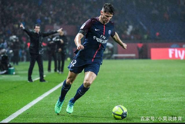 国际米兰圆领卫衣，太漂亮啦想要（国际米兰圆领卫衣，颜值在线，忍不住想入手）