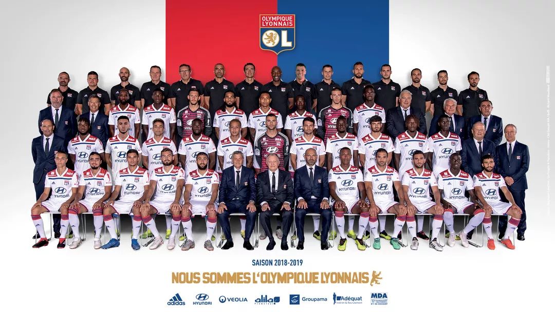 本人亲自出面辟谣！卡马文加：比赛中我吼的不是维尼修斯（卡马文加澄清：比赛中我的喊话并非针对维尼修斯）