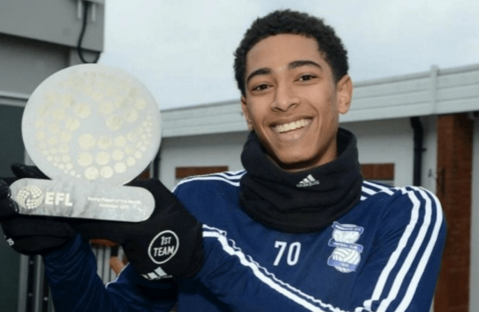 欧冠战报：库杜斯、西蒙斯点射，热刺3-0布拉格斯拉维亚（欧冠简讯：库杜斯、西蒙斯先后点球建功，热刺3比0完胜布拉格斯拉维亚）