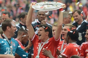 库尼亚赛后向老东家狼队球迷鼓掌致谢（库尼亚赛后鼓掌致谢前东家狼队球迷）