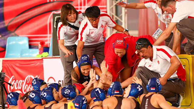 马卡：阿隆索面临执教皇马首次小危机，需平息更衣室不安情绪（马卡报：阿隆索遭遇皇马执教首个小危机，急需安抚更衣室情绪）