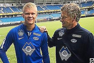 斯洛特：我和萨拉赫已经翻篇；球队近况释放出了积极信号（斯洛特：与萨拉赫已翻篇；球队状态传递积极信号）