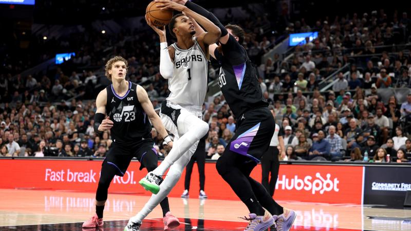 何意味？世非预生死战尼日利亚下半场前段即撤下三名首发前锋（世非预生死战，尼日利亚下半场初段连撤三名首发前锋，释放何种信号？）