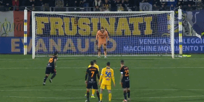 相较去年圣诞，曼城本赛季多拿10分，阿森纳多6分，利物浦少10分（今年圣诞对比去年：曼城+10分，阿森纳+6分，利物浦-10分）