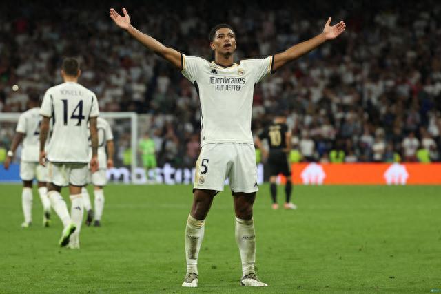 超级计算机预测阿森纳87分夺英超冠军，曼城屈居次位（超算预测：阿森纳以87分问鼎英超，曼城位列第二）