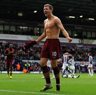 英超战报：西蒙斯传射，里沙利松破门，热刺2-0布伦特福德（英超战况：西蒙斯传射立功，里沙利松破门，热刺2-0击败布伦特福德）