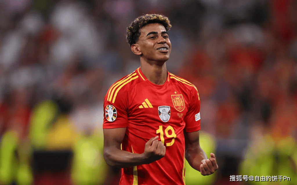 米体：罗马有意先租后买埃切韦里，买断费可能提高至3000万欧（米兰体育报：罗马拟先租后买引进埃切韦里，买断费或升至3000万欧）