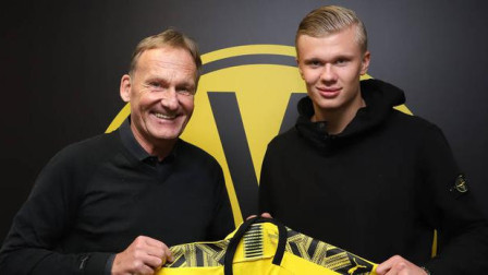 韩媒爆料：将在明年LCK杯中试点“教练语音”（韩媒称明年LCK杯将试点教练语音功能）