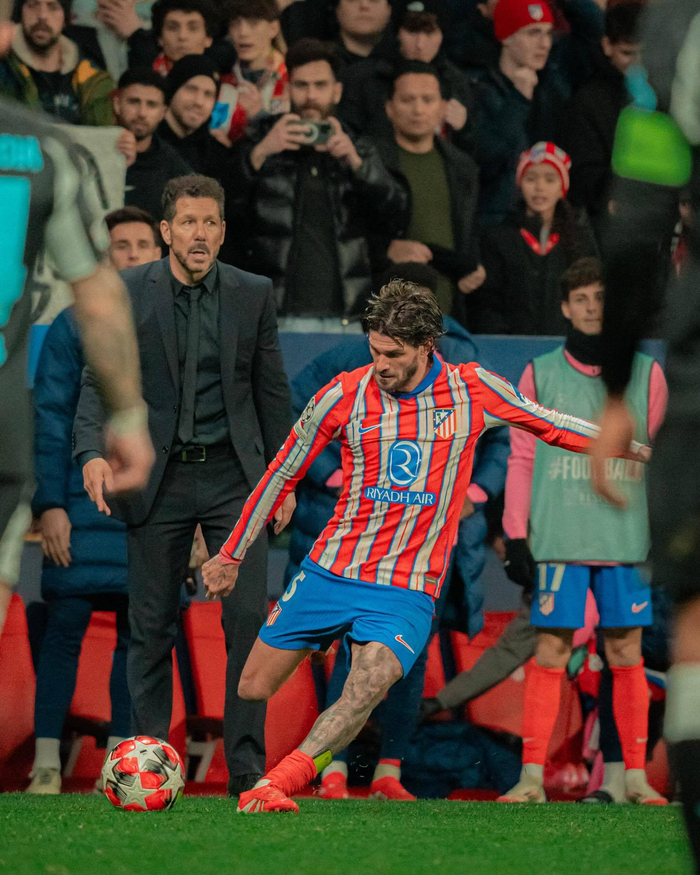 萨索洛主场迎战佛罗伦萨，保级无忧对决深陷泥潭