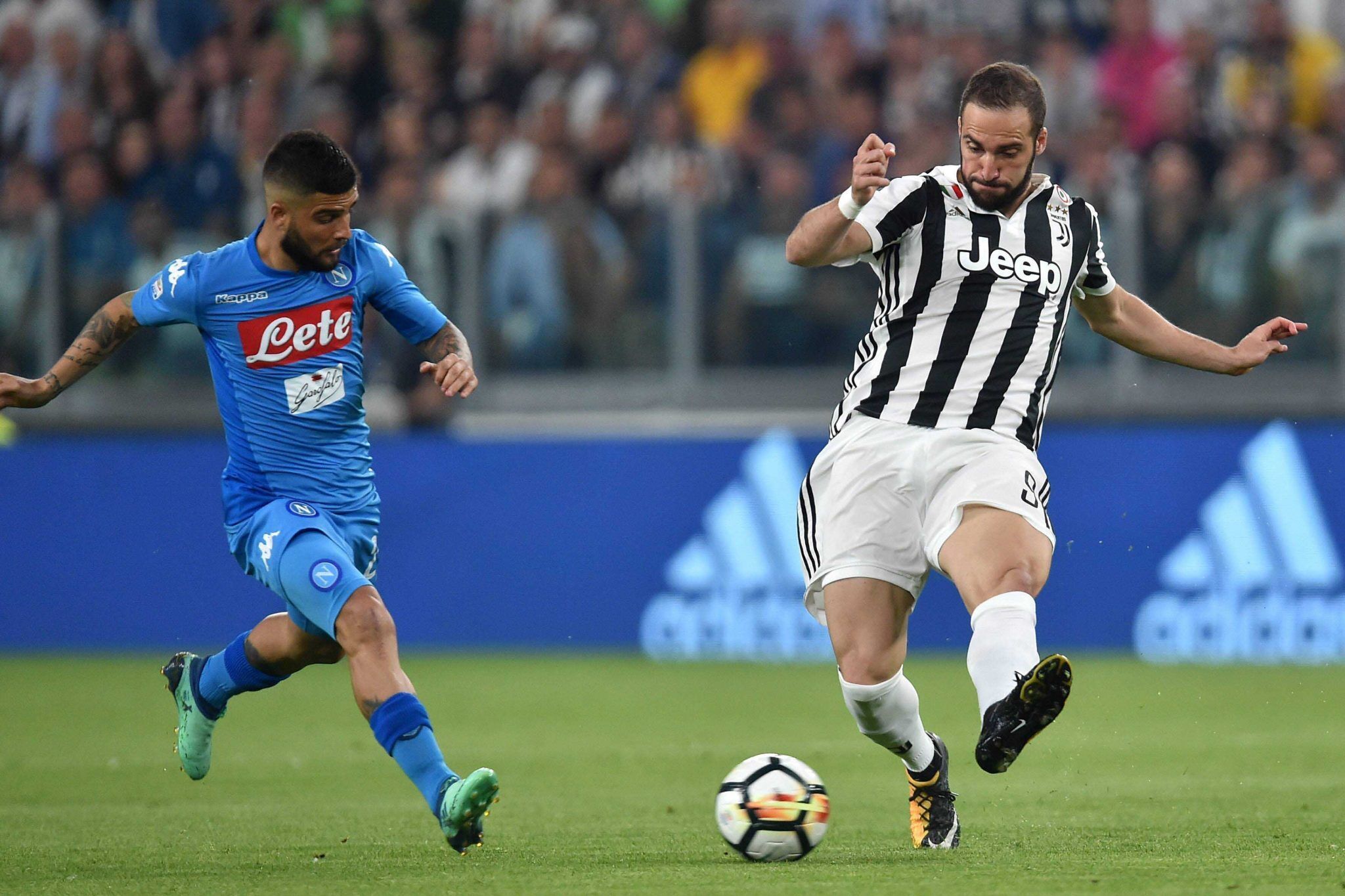 莱奥：无论我踢的是什么位置，重要的是听从教练的安排（莱奥：踢哪都行，关键听教练指挥）