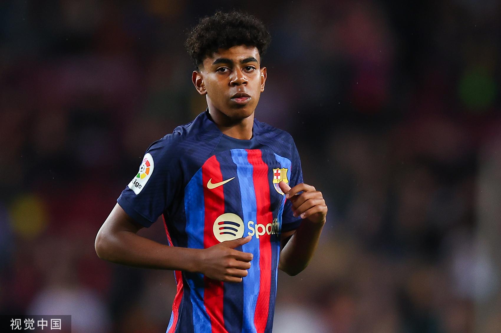 40多位体操爱好者在厦考级！难？并不难（厦门40余名体操爱好者参加考级：难吗？其实不难）