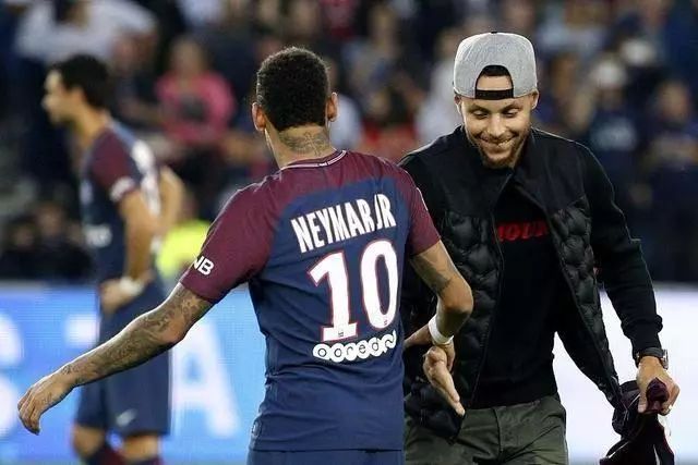 2025中国足协杯观赛之旅：河南队队史首进决赛虽败犹荣（2025中国足协杯观赛记：河南队队史首次闯入决赛，惜败仍光荣）